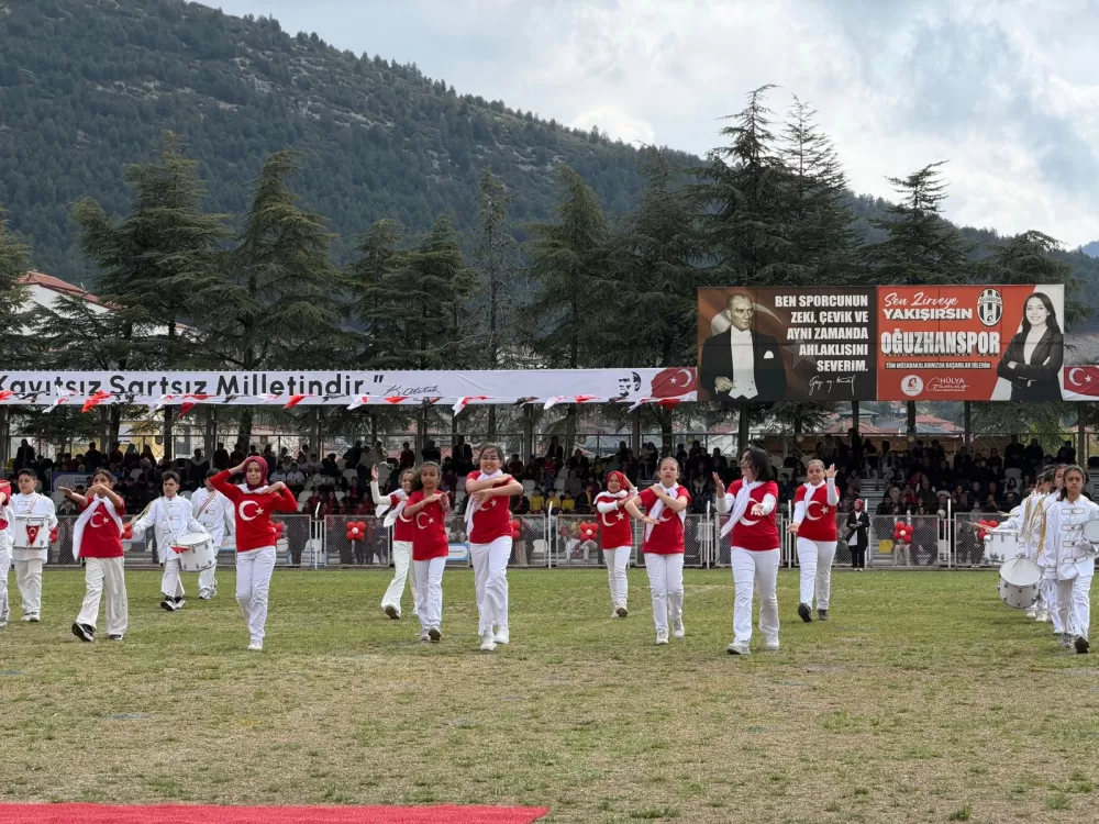 Bucak’ta 23 Nisan coşkusu 106. Yıl dolu dolu kutlandı
