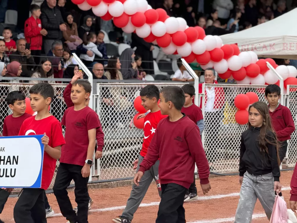 Bucak’ta 23 Nisan coşkusu 106. Yıl dolu dolu kutlandı