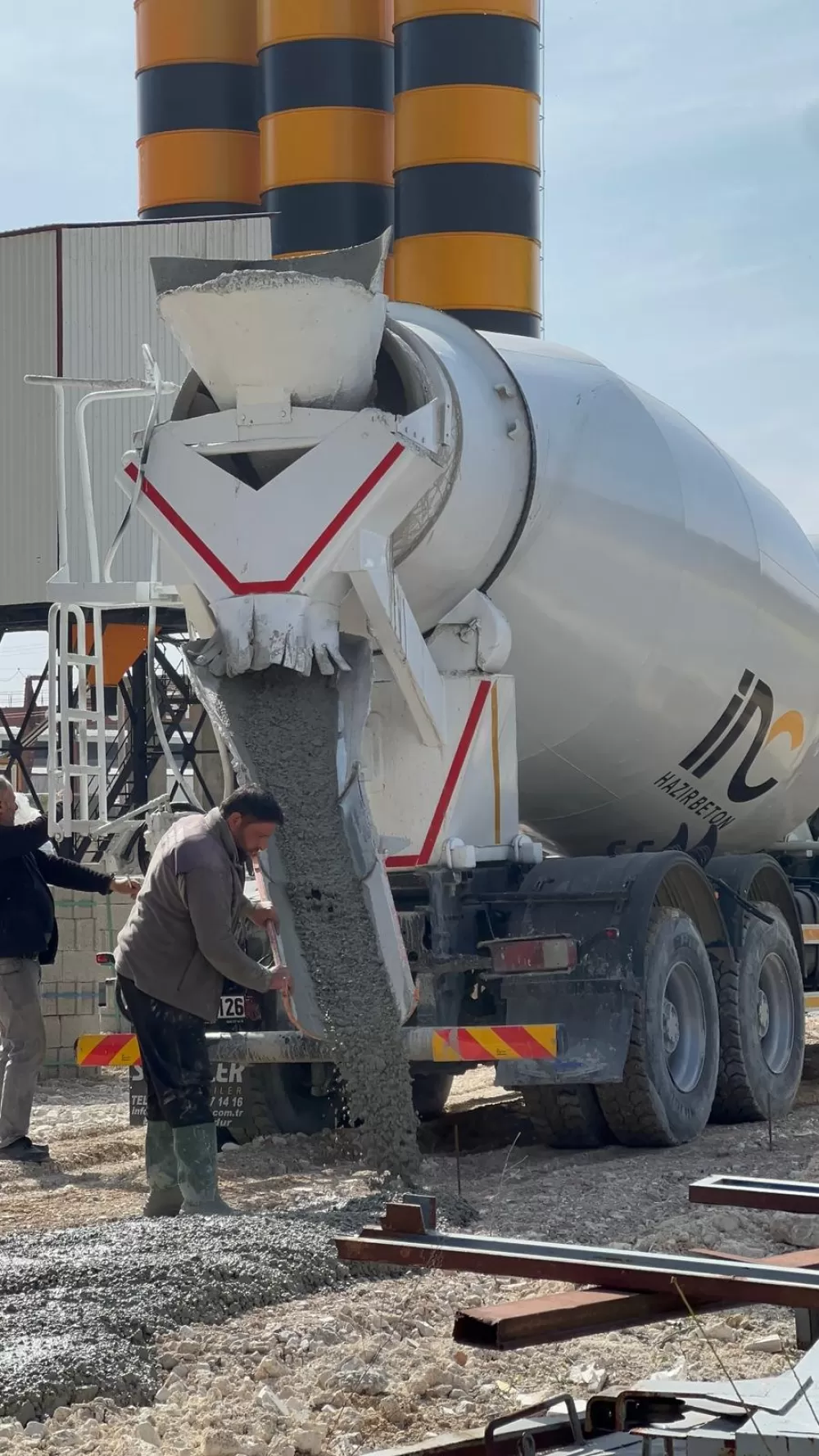 Bucak'ta İNC Hazır Beton organize sanayi bölgesinde hizmet girdi