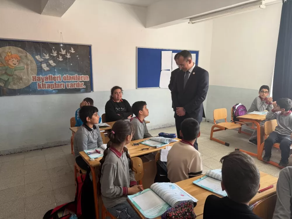 Kaymakam Özgü Özen Bayır Şehit Halil Çelik ortaokulunu ziyaret etti