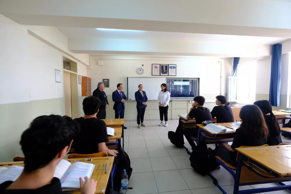 Burdur Valisi Bilgihan Öğrencilerle Buluştu