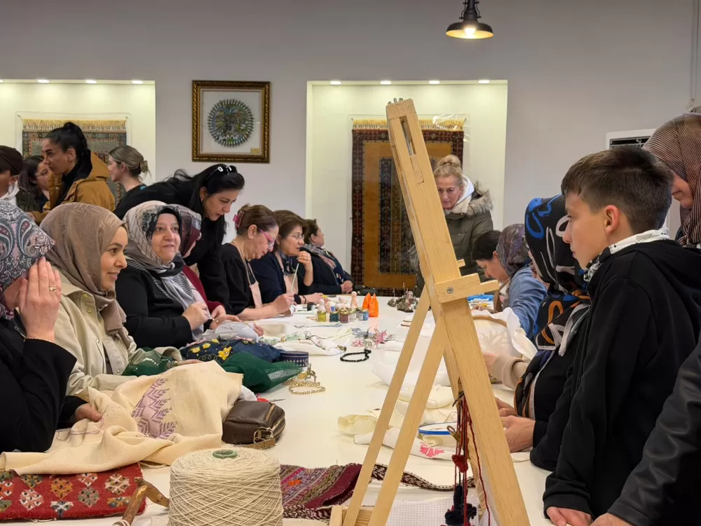 Burdur Tren Garı yeniden hayat buldu Atıl depolar modern sosyal alanlara dönüştürüldü
