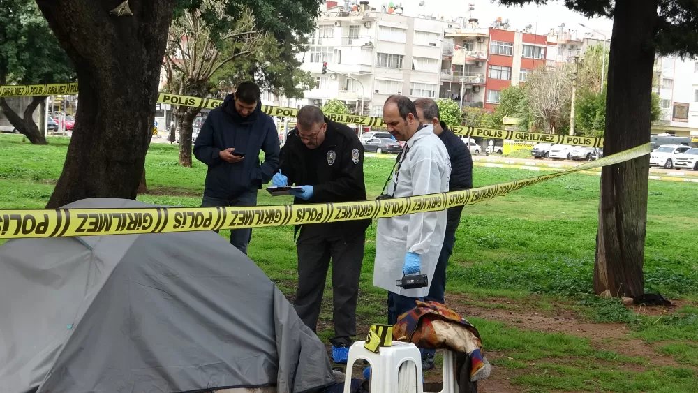 Antalya'da acı haber Parktan geldi çadırda yaşayan adam ölü bulundu
