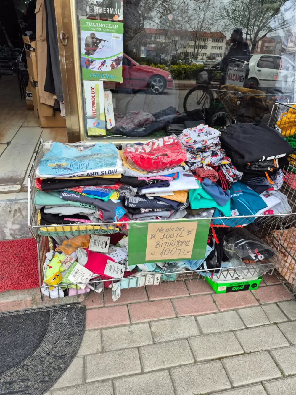 Bengü Tekstil'de Fiyatlar Yarıya Düştü