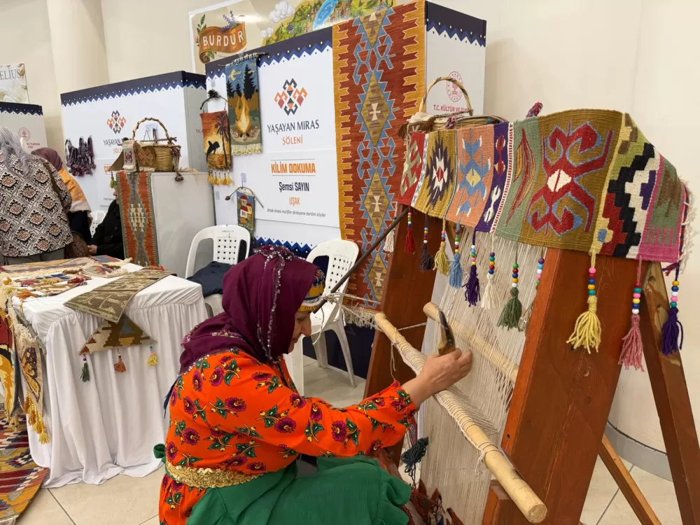Burdur'da yaşayan miras coşkusu! 50 sanatçı geleneksel kültürü geleceğe taşıyor