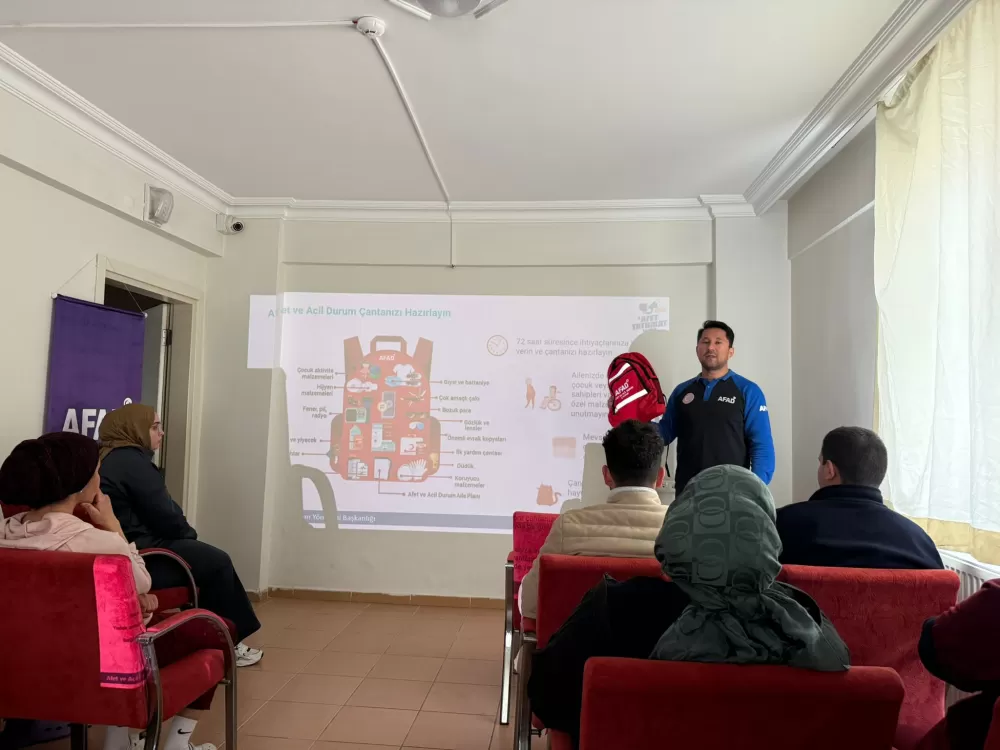 Bucak özel bakım merkezi personeline afet farkındalık eğitimi verildi