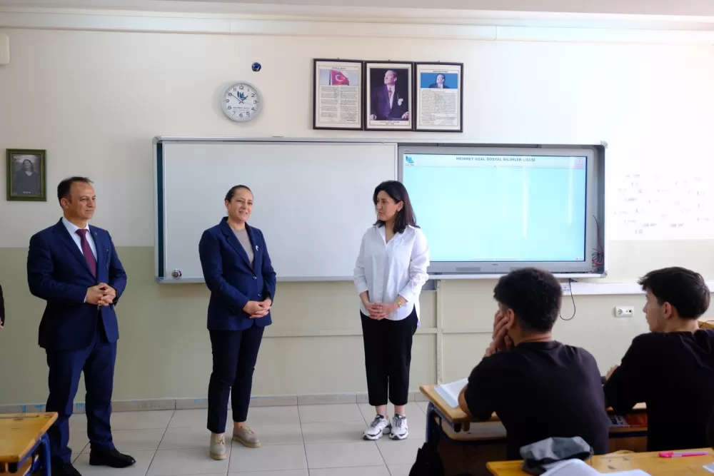 Burdur Valisi Bilgihan Öğrencilerle Buluştu