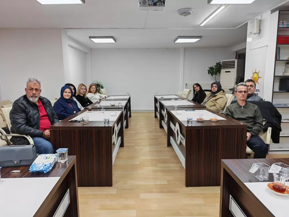 AK Parti Burdur’da Haftalık Toplantı Yapıldı