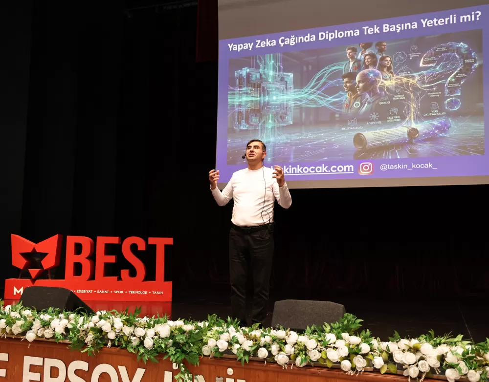 Yapay zeka çağında diploma yeterli mi? Uzman isim MAKÜ’de anlattı