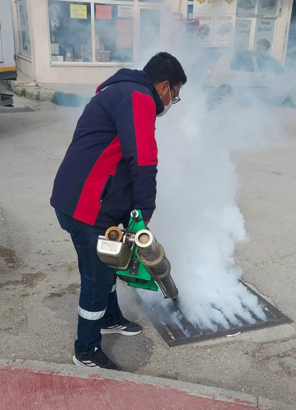 Burdur Belediyesinden yaz öncesi ilaçlama seferberliği