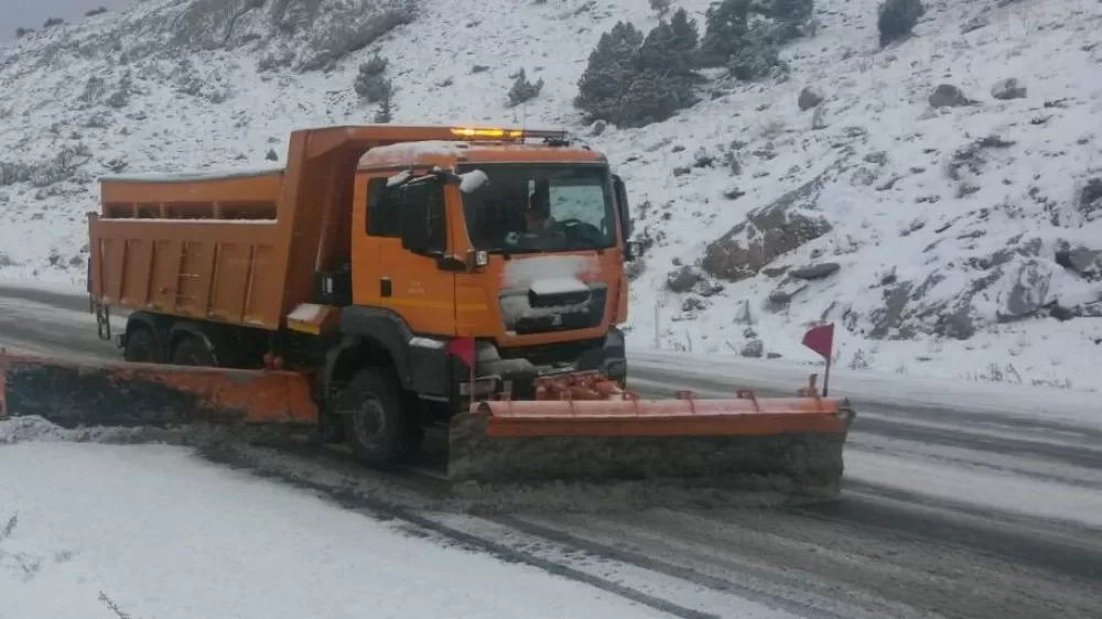 Antalya Konya karayolunda kar yağışı! Alacabel'de ulaşım güçlükle sağlanıyor