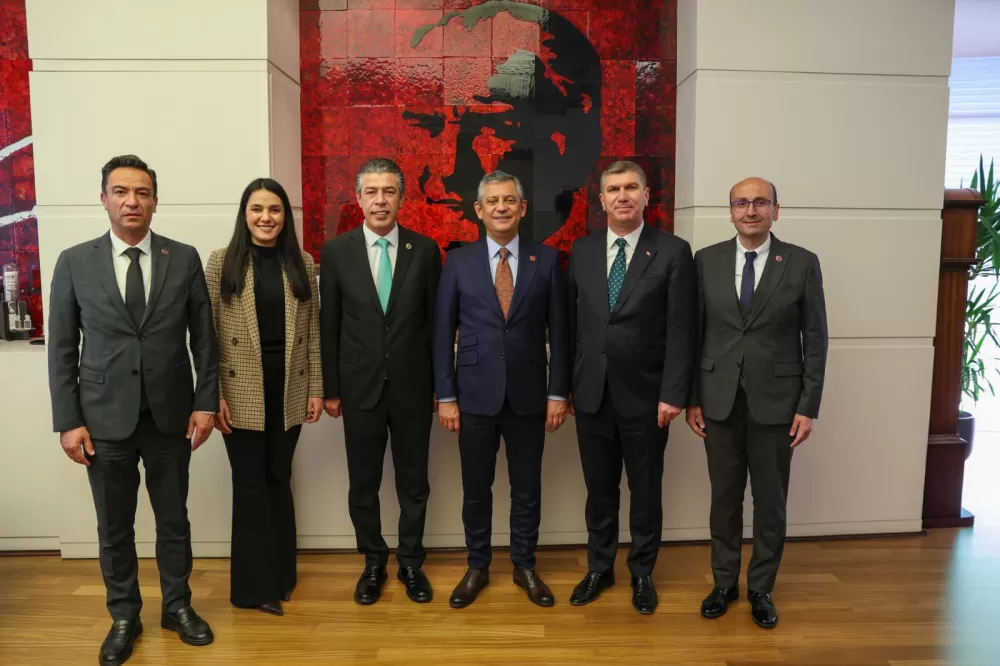 CHP Burdur heyeti Özgür Özel ile bir araya geldi