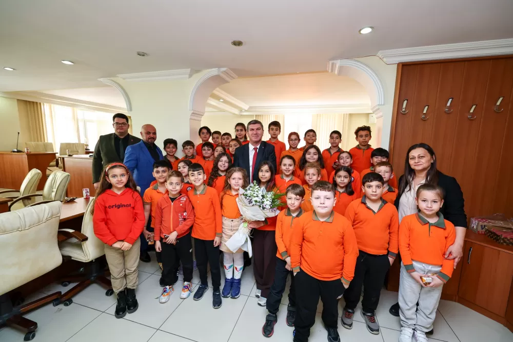 Gazi İlkokulu öğrencileri Burdur Belediyesi'nde! Başkan Ercengiz ile buluştular