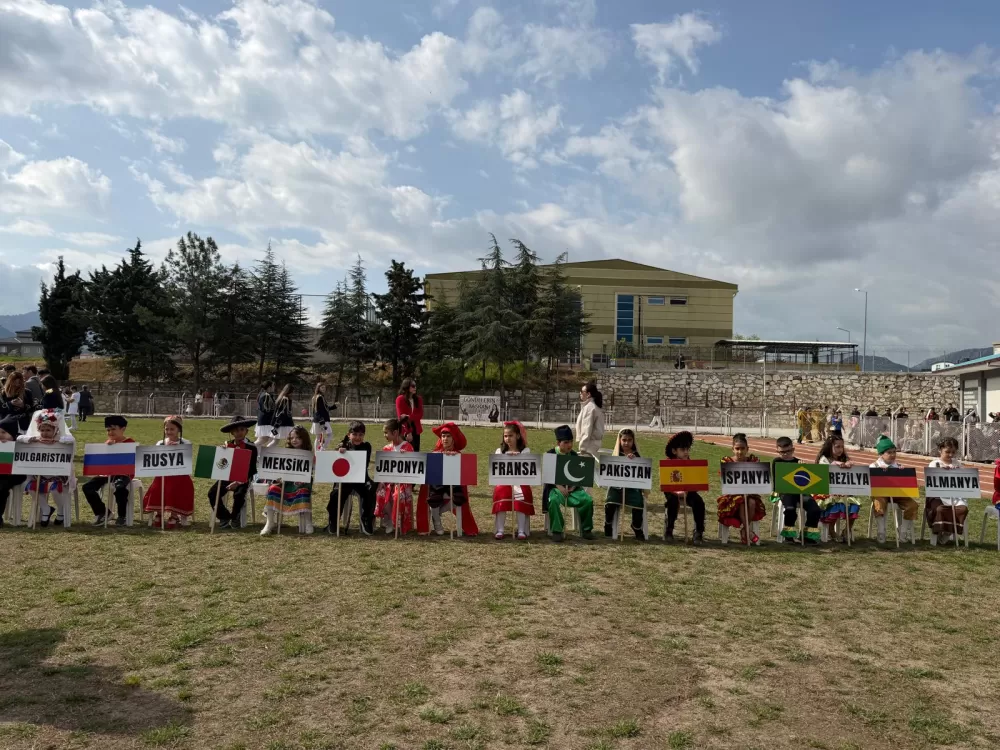 Bucak’ta 23 Nisan coşkusu 106. Yıl dolu dolu kutlandı