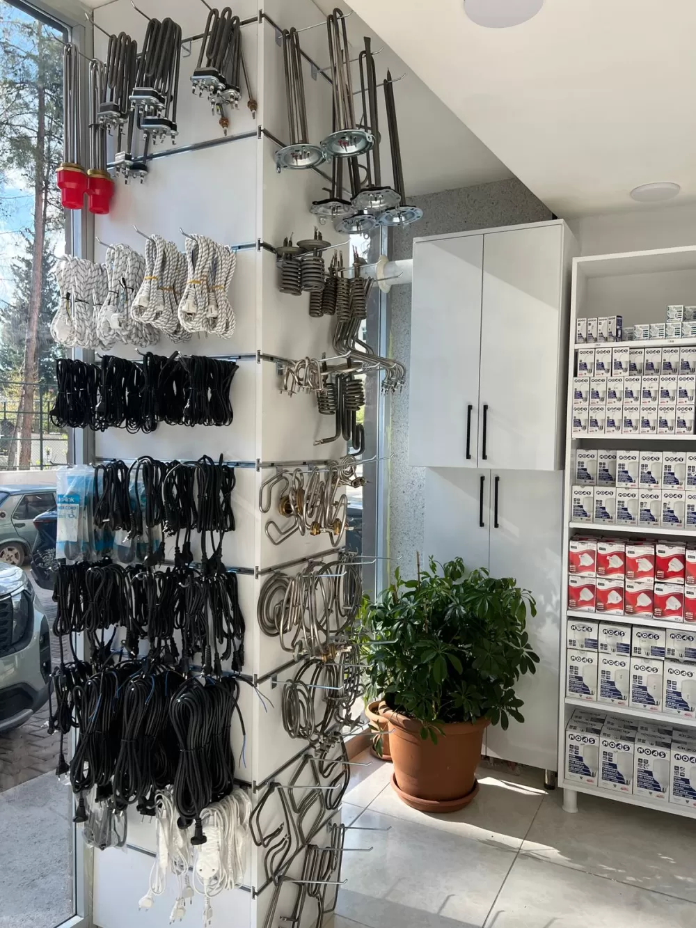 Bucak’ta Ahmet Elektrik Elektronik Açıldı 