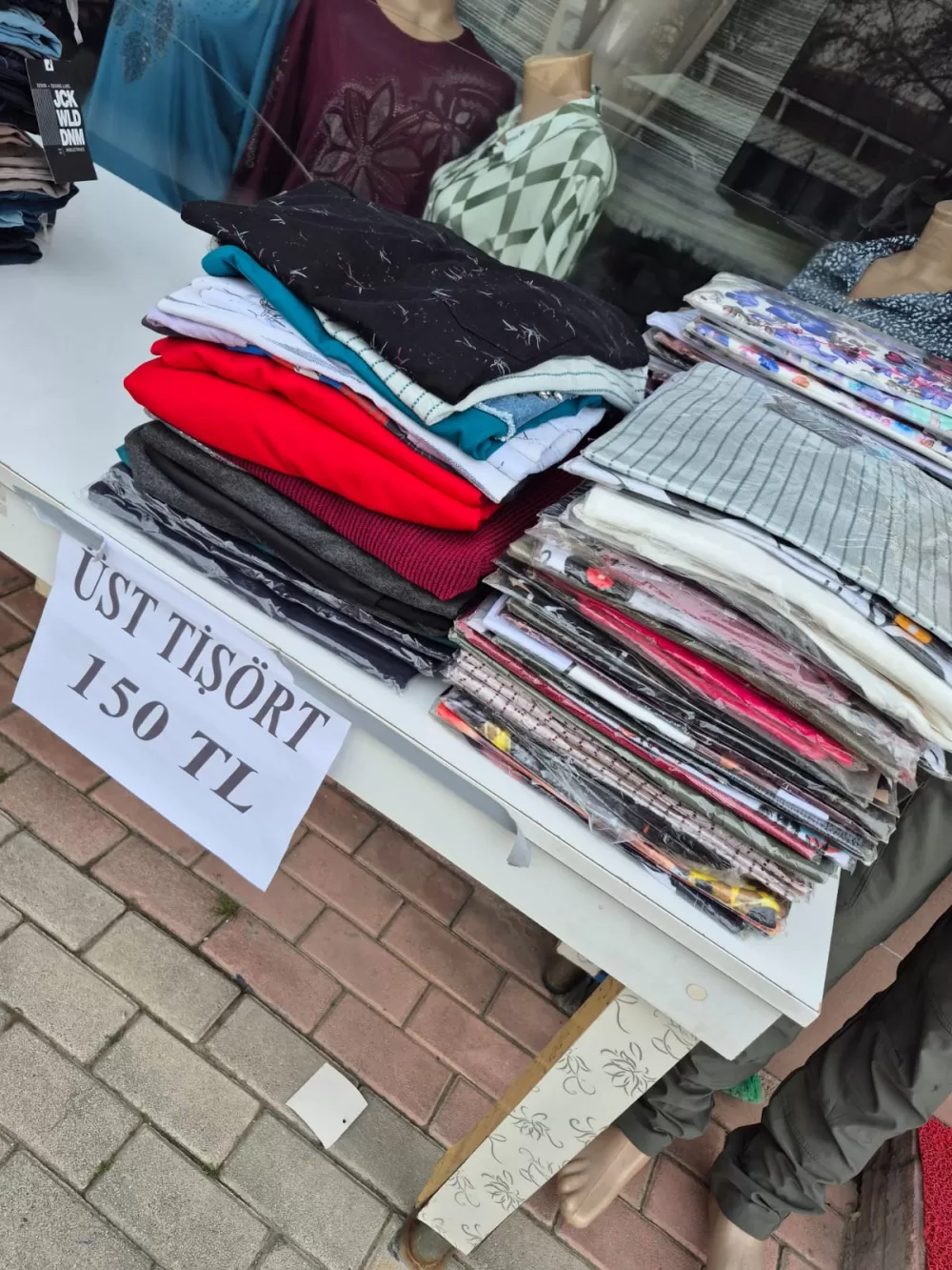 Bengü Tekstil'de Fiyatlar Yarıya Düştü