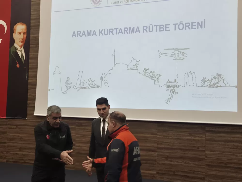 Burdur AFAD personeline yeni rütbe ve bröveleri törenle takdim edildi