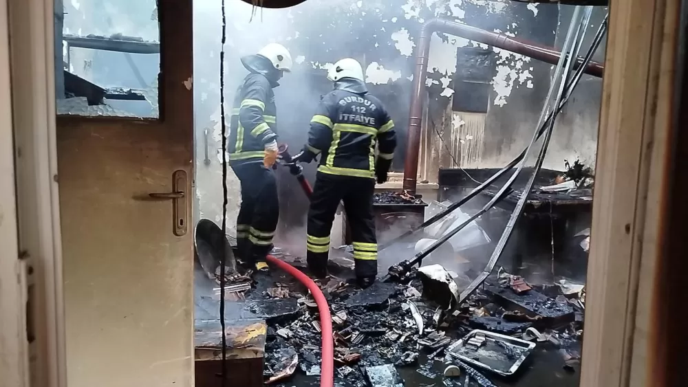 Burdur'daki O Evden Geriye Sadece Enkaz Kaldı