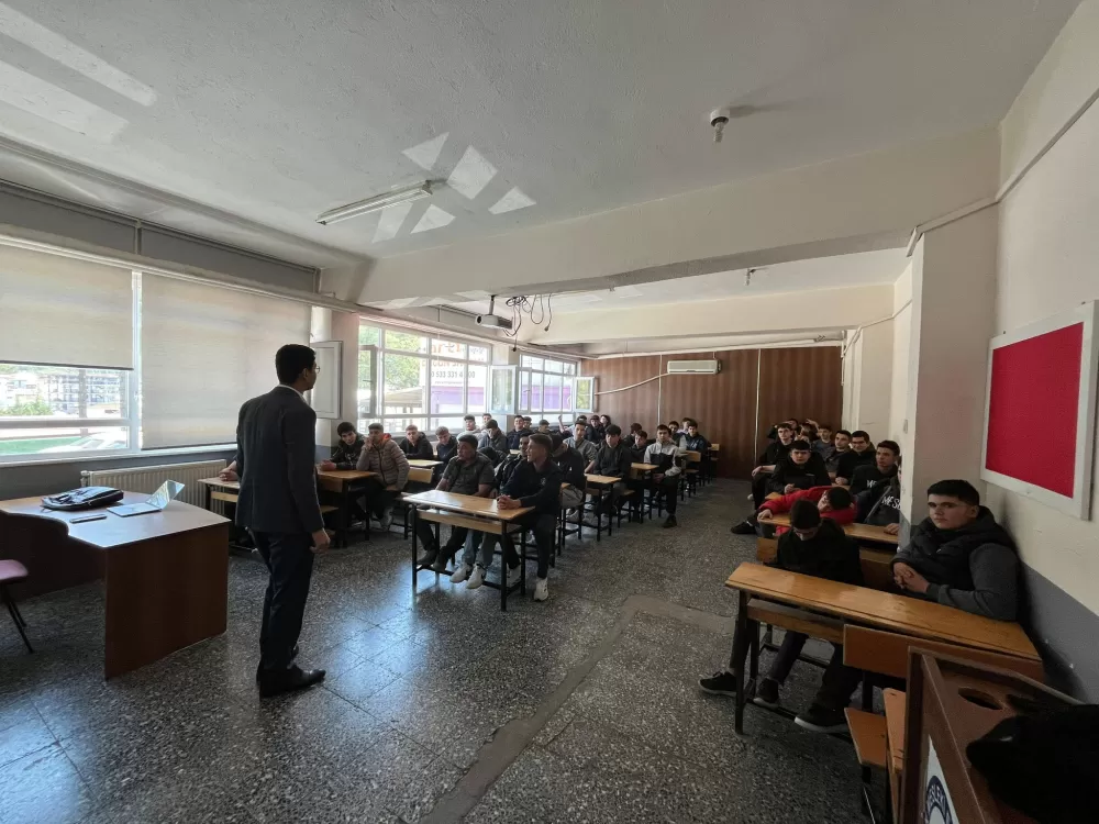 Bucak’ta Gençlere Bağımlılık Uyarısı