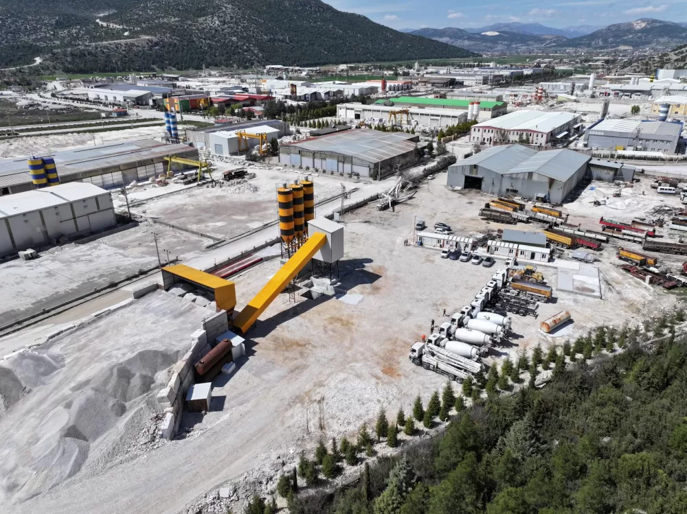 Bucak'ta İNC Hazır Beton organize sanayi bölgesinde hizmet girdi