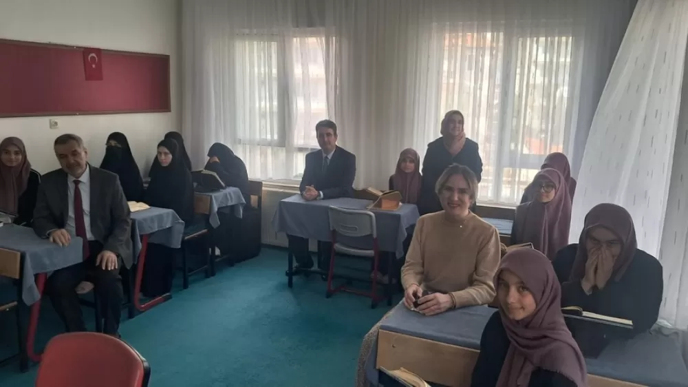 Kaymakam Kuruca’dan Bucak Kız Kur’an Kursu’na ziyaret