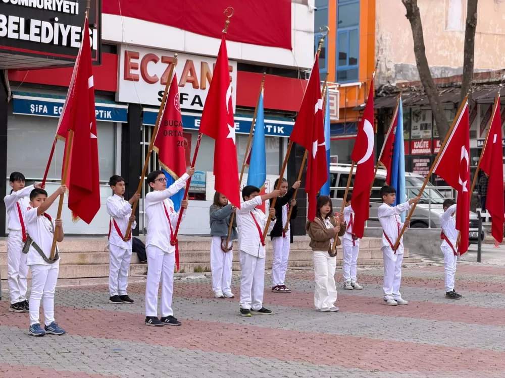 Bucak’ta 23 Nisan coşkusu 106. Yıl dolu dolu kutlandı