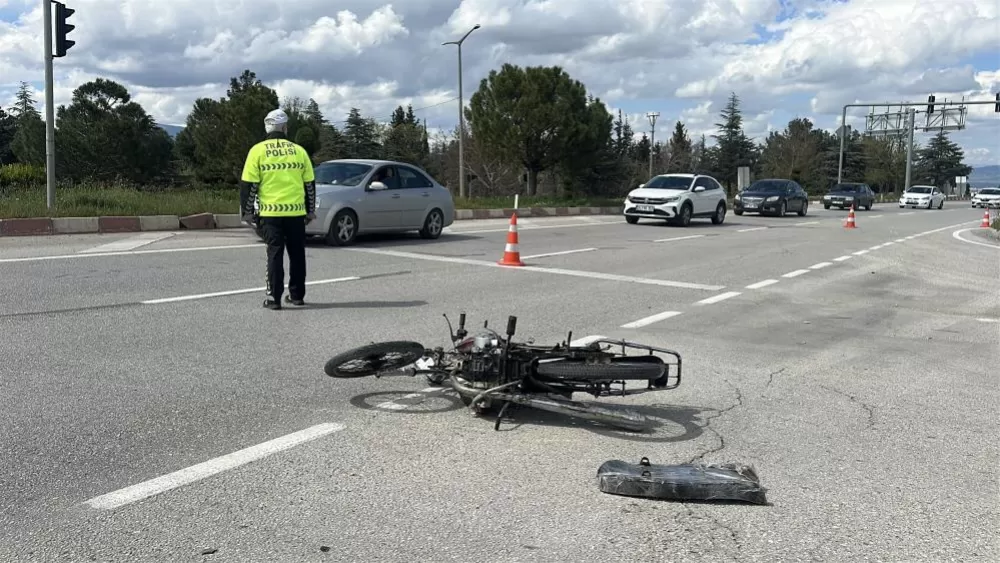 Burdur’da Otomobil ile Motosiklet Çarpıştı