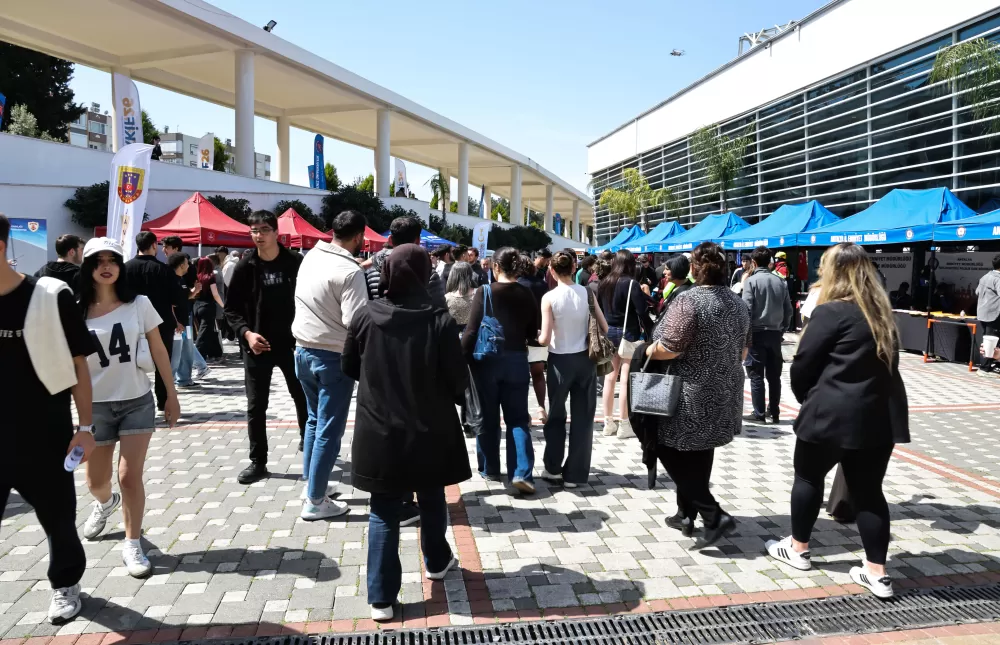 MAKÜ öğrencileri Antalya’da iş dünyasıyla buluştu
