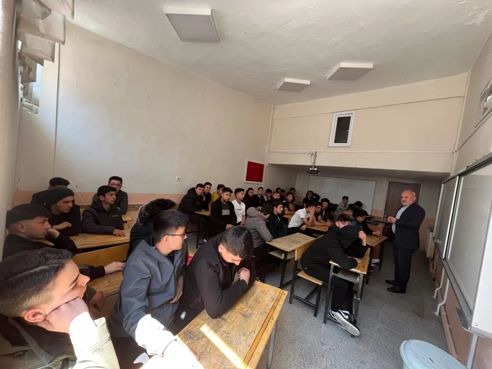 Bucak’ta Gençlere Bağımlılık Uyarısı