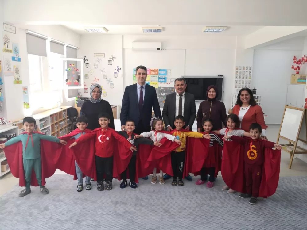 Kaymakam Kuruca Çamlıca İlkokulunu ziyaret ederek öğrencilerle buluştu