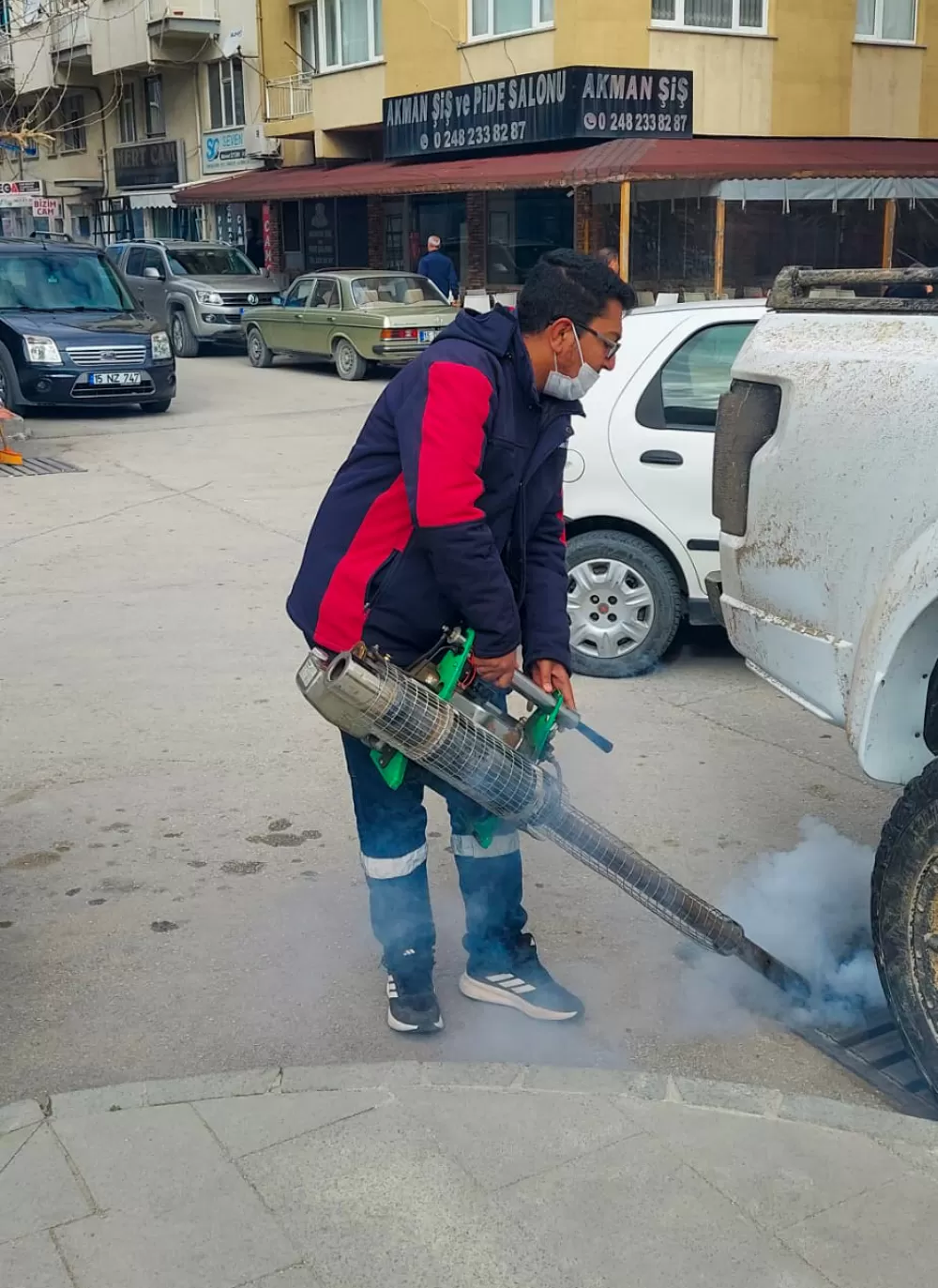 Burdur Belediyesinden yaz öncesi ilaçlama seferberliği