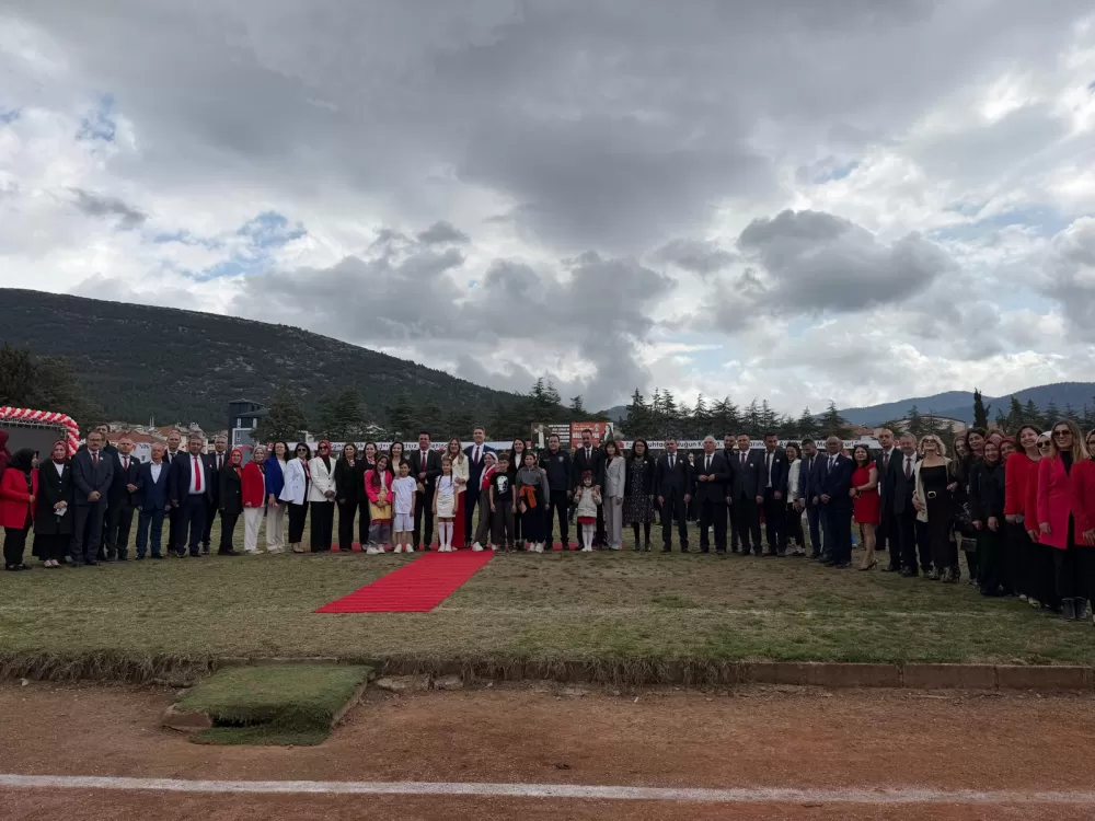 Bucak’ta 23 Nisan coşkusu 106. Yıl dolu dolu kutlandı
