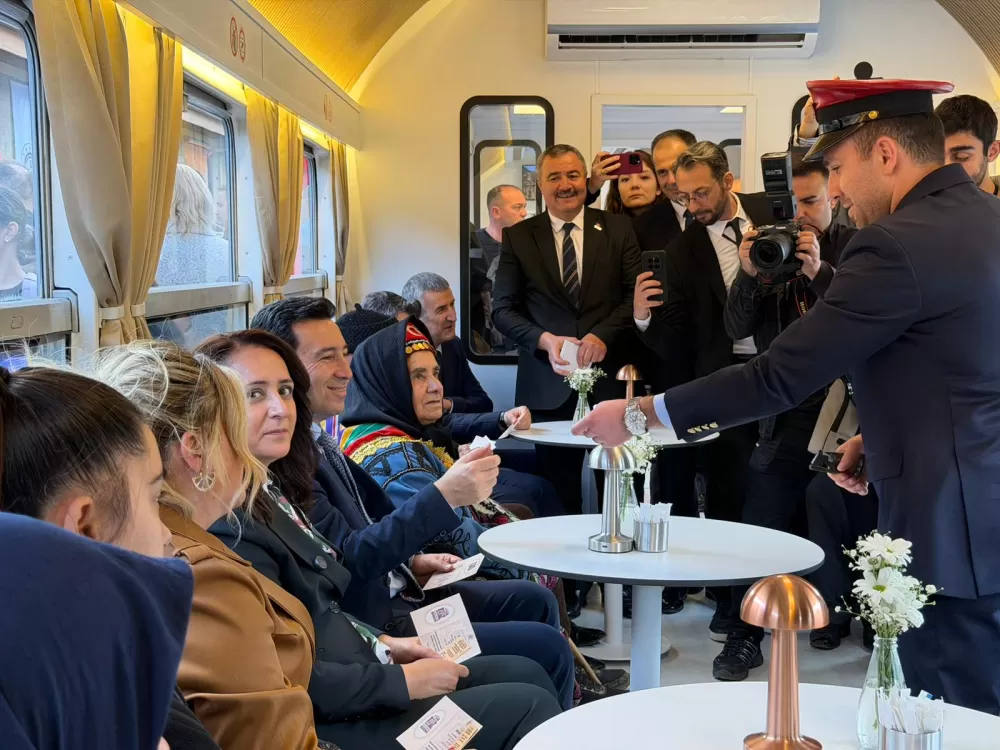 Burdur Tren Garı yeniden hayat buldu Atıl depolar modern sosyal alanlara dönüştürüldü