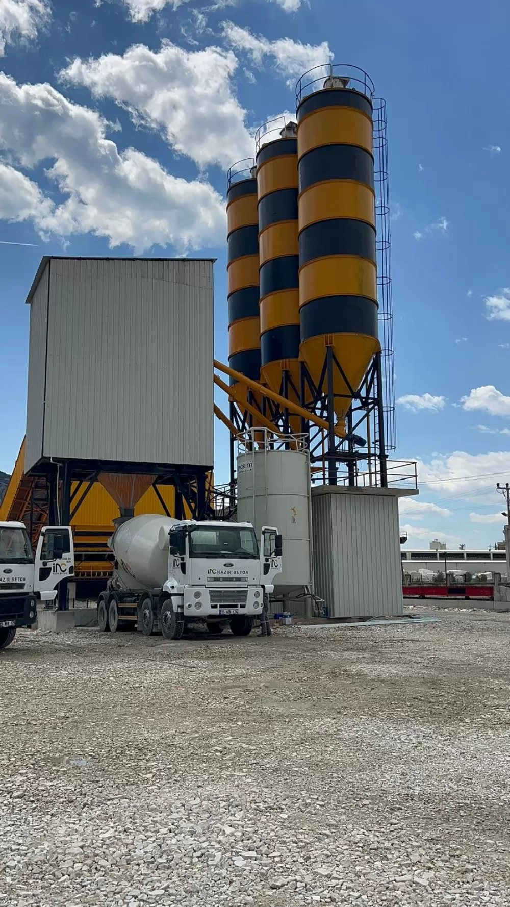 Bucak'ta İNC Hazır Beton organize sanayi bölgesinde hizmet girdi