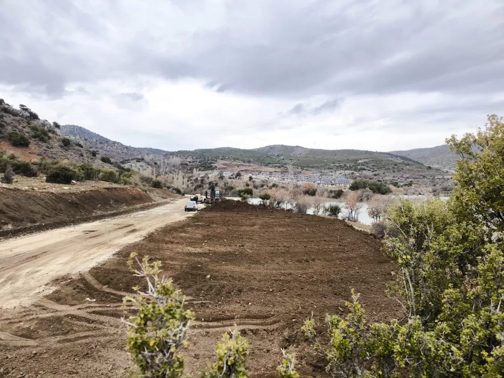 Tefenni Barajı kıyı şeridi yenileniyor Başkan Alagöz'den çevre kirliliği ve güvenlik uyarısı