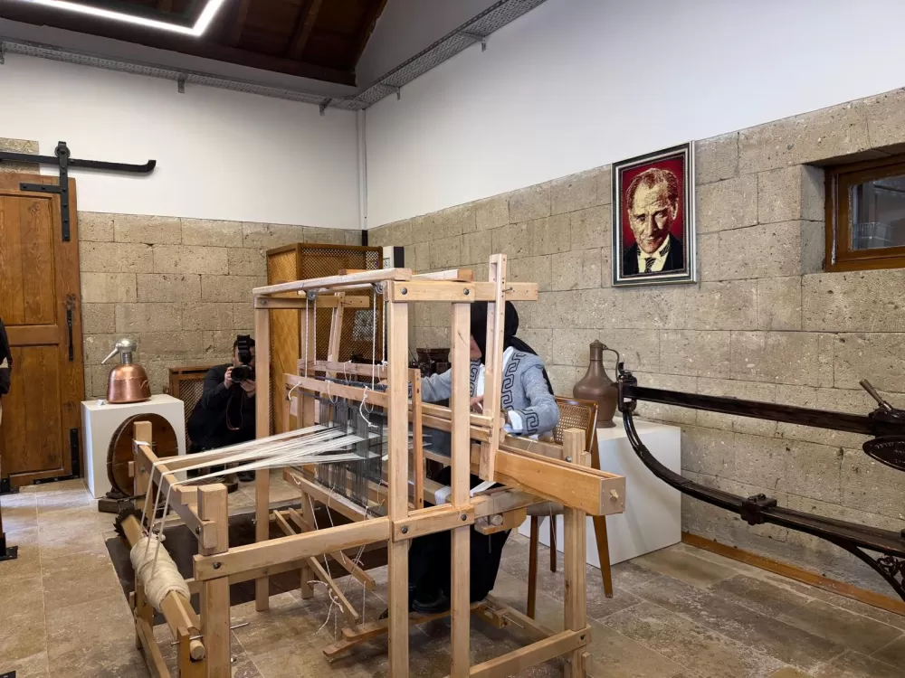 Burdur Tren Garı yeniden hayat buldu Atıl depolar modern sosyal alanlara dönüştürüldü