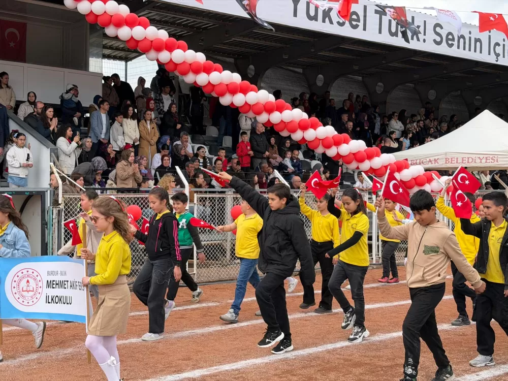 Bucak’ta 23 Nisan coşkusu 106. Yıl dolu dolu kutlandı