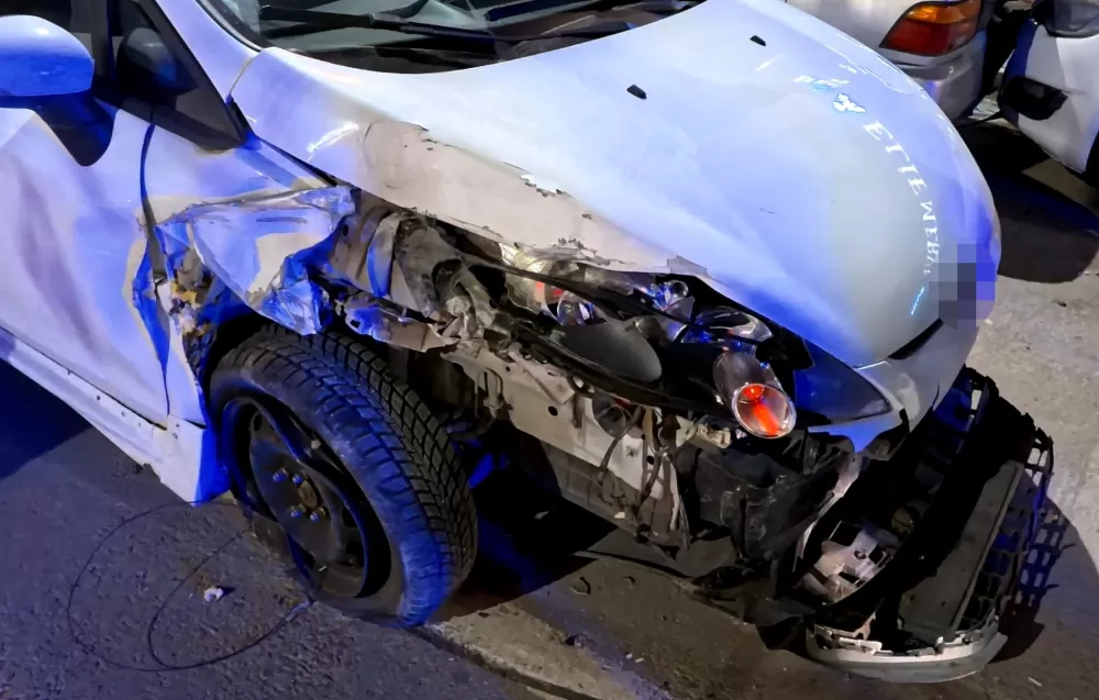 Aksaray’da alkollü 3 araca çarparak durdu 1 yaralı 