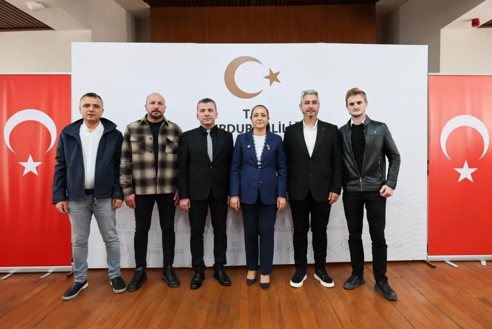 Vali Tülay Baydar Bilgihan Burdur'da geniş katılımlı ziyaretçi kabulü gerçekleştirdi