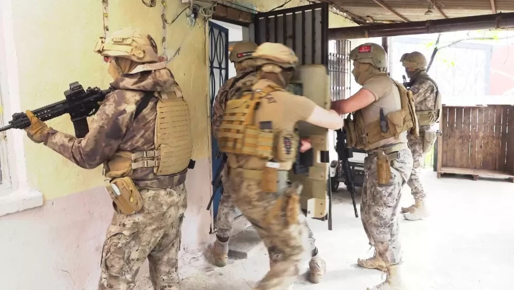 Antalya'da dev narkotik operasyonu 22 zanlı tutuklandı