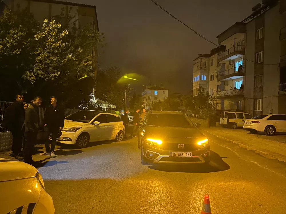 Bucak’ta Park Halindeki Araca Çarptı