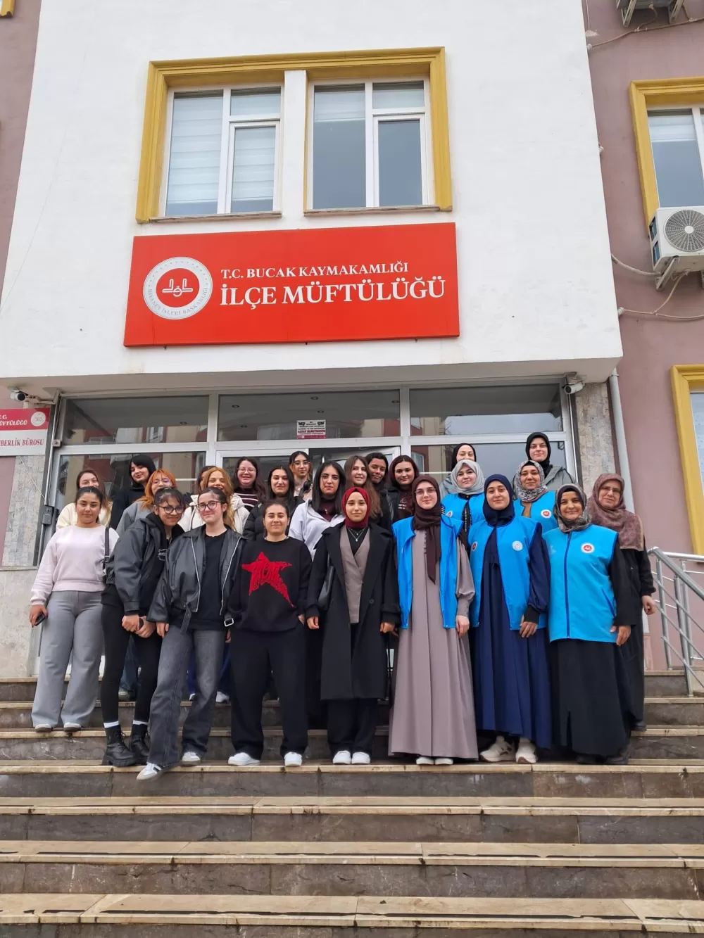 Bucak'ta üniversite öğrencilerine sınav öncesi 'Anne Eli' desteği