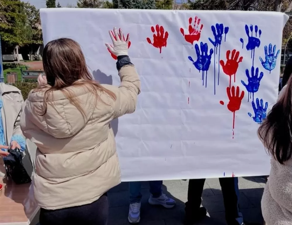Burdur'da otizm için farkındalık yürüyüşü düzenlendi