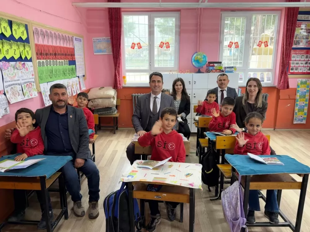 Kaymakam Kuruca Susuz ilk ve ortaokulunu ziyaret ederek öğrencilerle buluştu