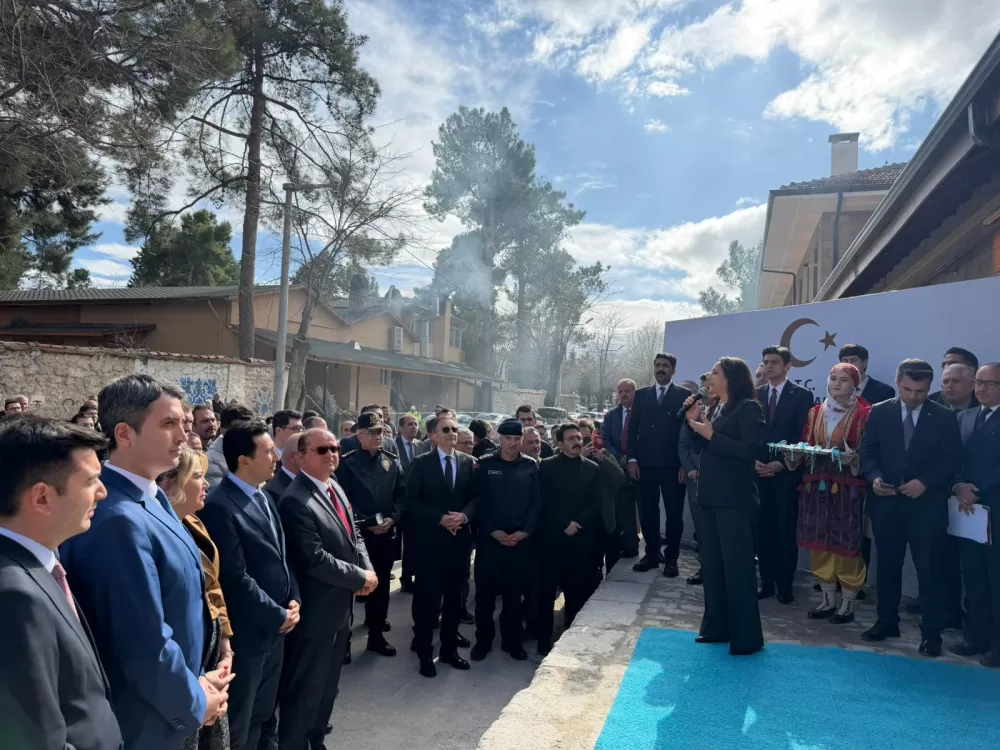 Burdur Tren Garı yeniden hayat buldu Atıl depolar modern sosyal alanlara dönüştürüldü