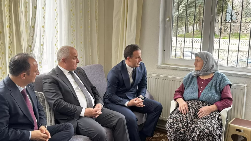 Ağlasun’da Şehit Öğretmen Bayram Yeşil sene-i devriyesinde dualarla anıldı