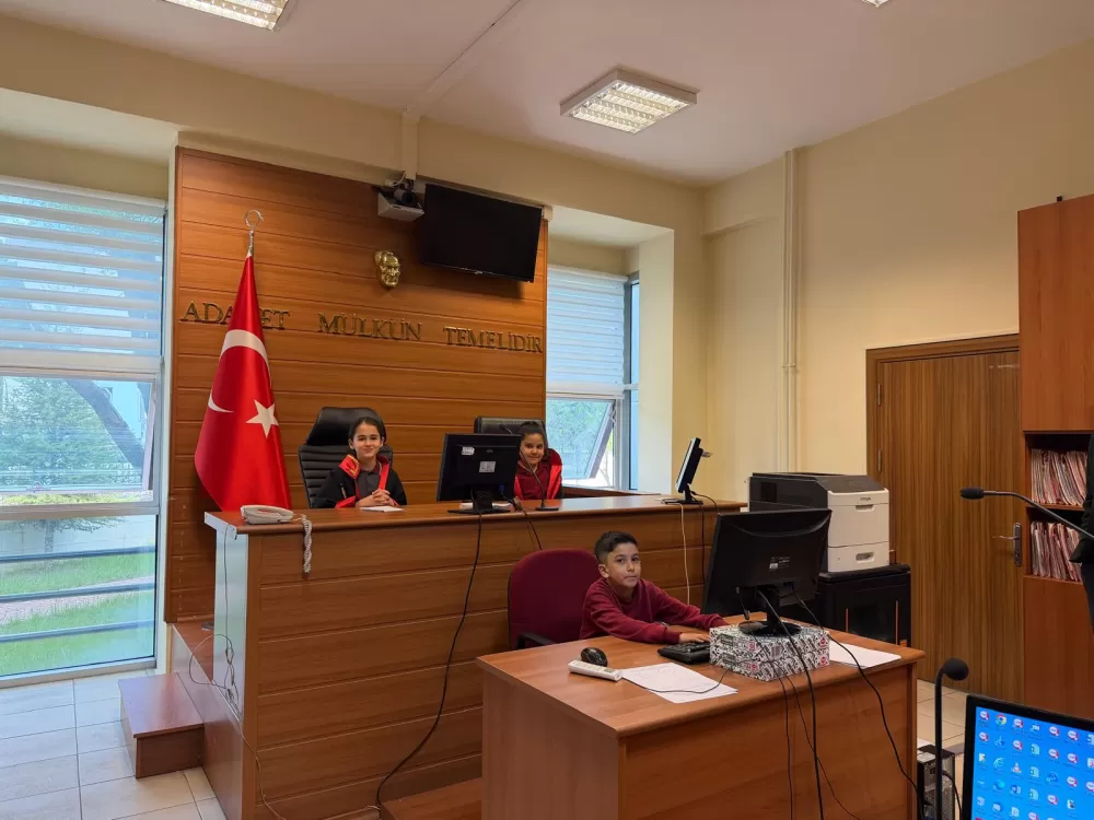 23 Nisan’da Bucak’ta temsili devir Başsavcılık koltuğu öğrencilerin oldu