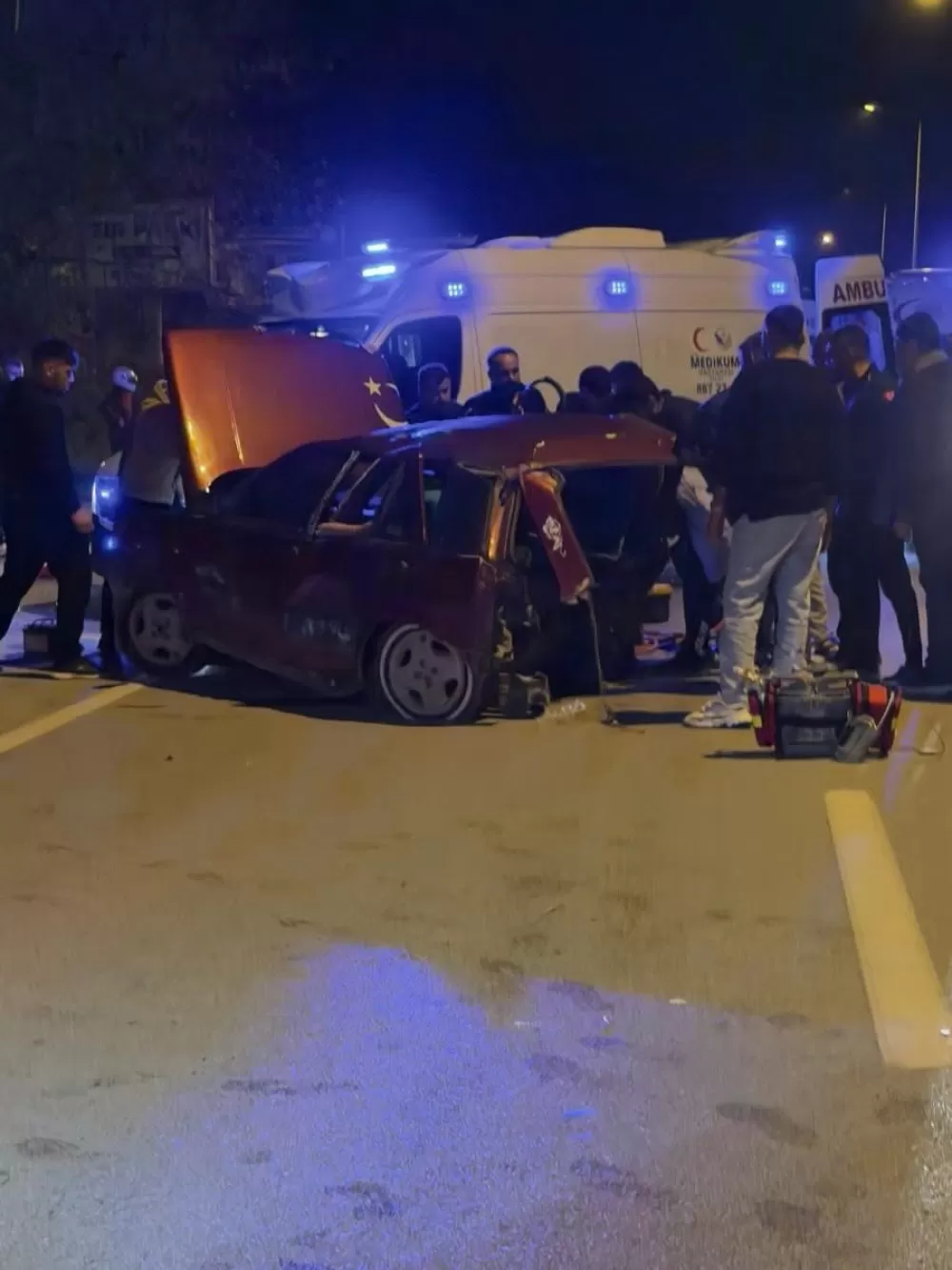 Antalya -Kumluca- Finike Yolunda iki araç çarpıştı 1 kişi hayatını kaybetti