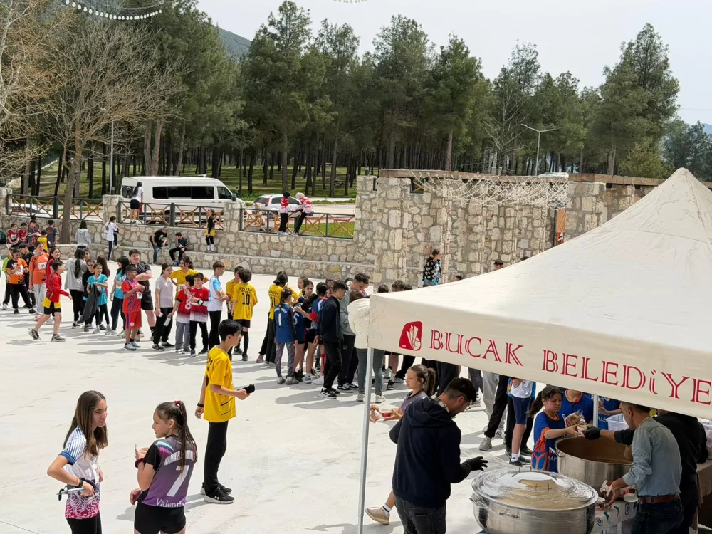 Bucak’ta oryantiring heyecanı 17 İlden 400 sporcu kıyasıya yarıştı