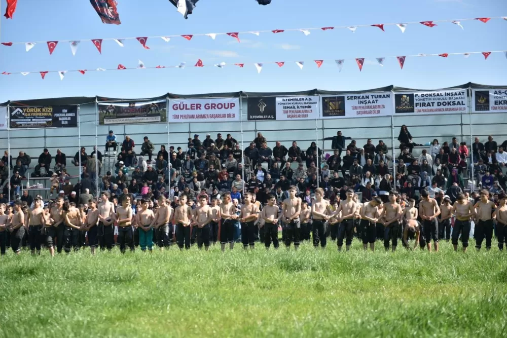 Güreşin Başkenti Antalya Kepez'de 12 yıl sonra  pehlivanlar dualı çayıra çıktı Başpehlivan kim olur ?